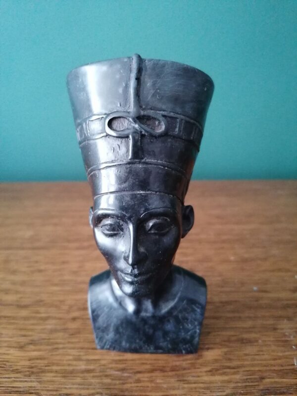 Nefertiti királynő mellszobor, dekoráció, yupie