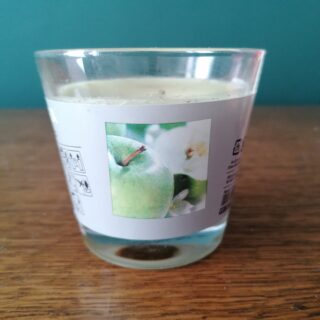 illatos gyertya üvegben dekoráció zöld alma illat yupie