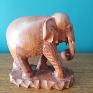 fából faragott fa elefánt tökéletes ajándék dekoráció yupie
