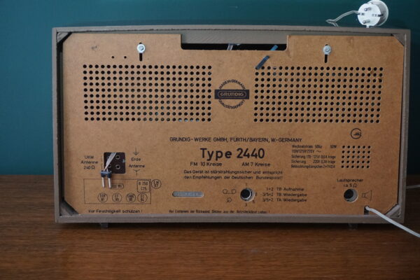 Vintage Grundig 2440 asztali rádió, elektronika, régiségek, yupie