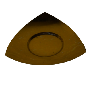 Arany színű háromszög alakú dísztányér